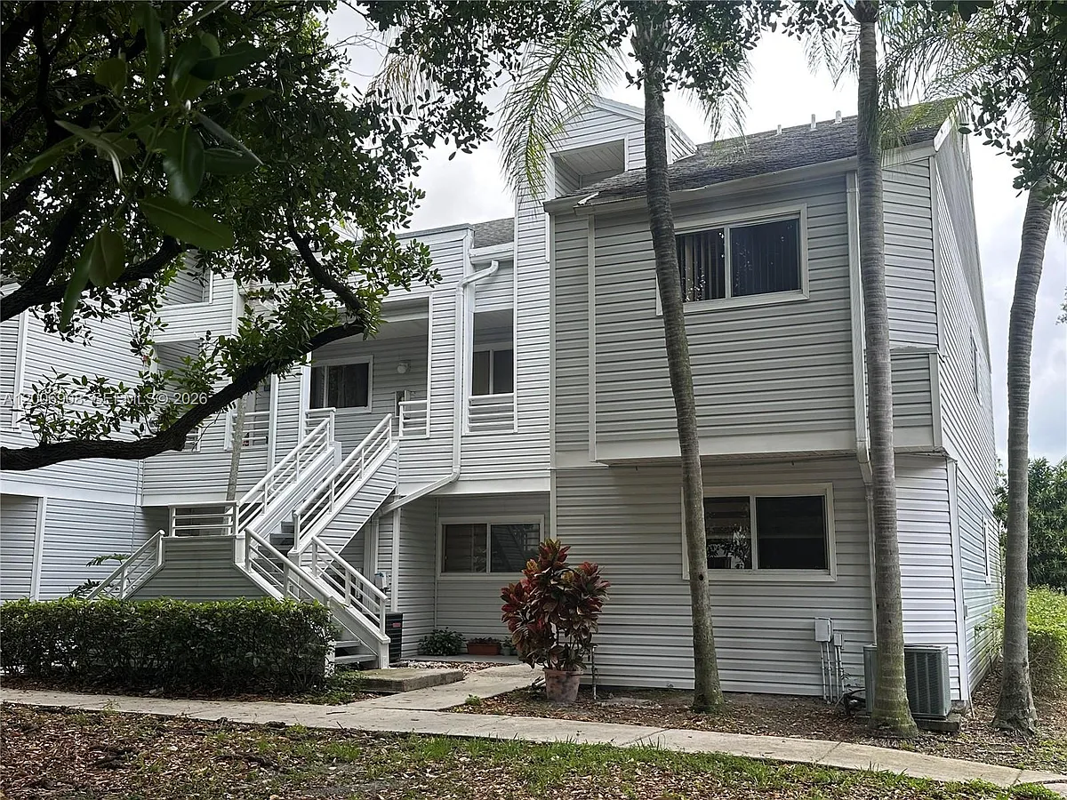 Building Photo - 3461 NW 44th St #206