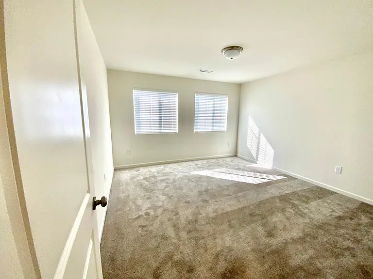 3912 Bissett Way — Photo 30