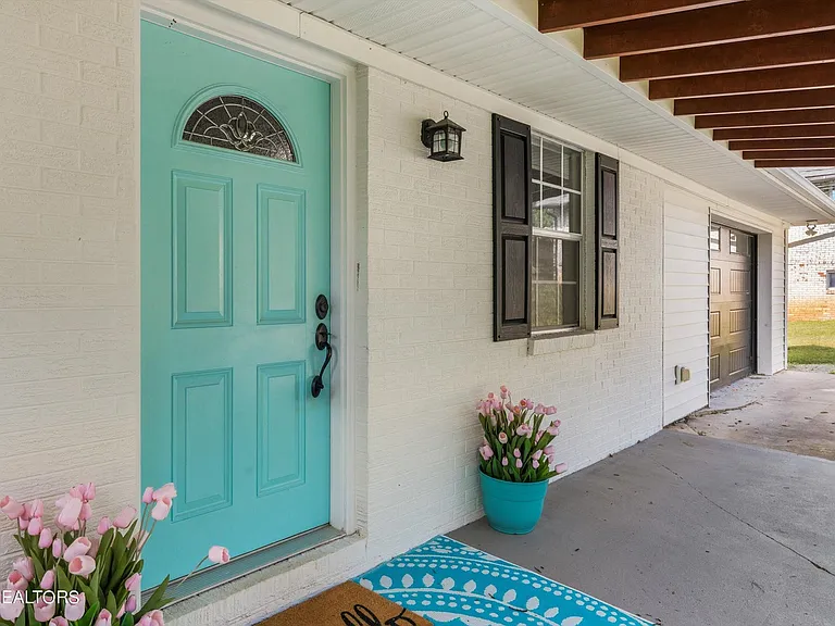3037 Marvin Cir — Photo 4
