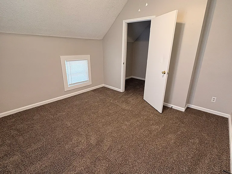 1033 E Mulberry St #B — Photo 20
