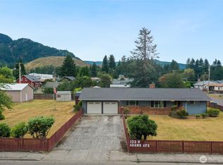 102 W Adams Ave, Morton, WA 98356