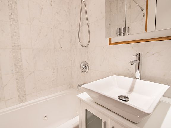 5th image of 145 W 58th St #6H