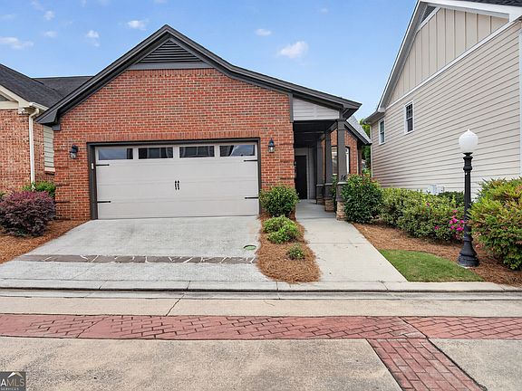 2nd image of 14 Pear St