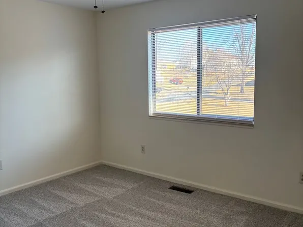 2516 chesapeake, 2516 Chesapeake St #5, Staunton, VA 24401