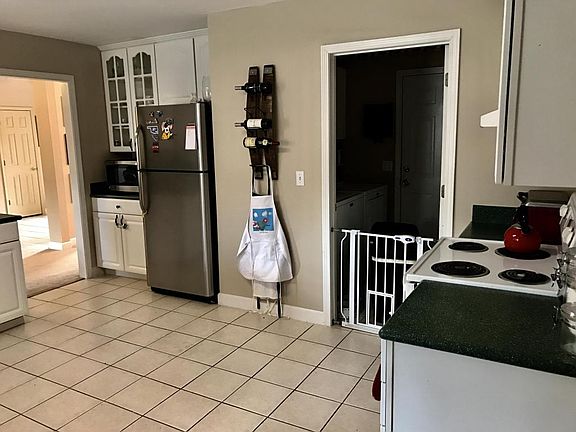 5th image of 915 W Norristown Cir