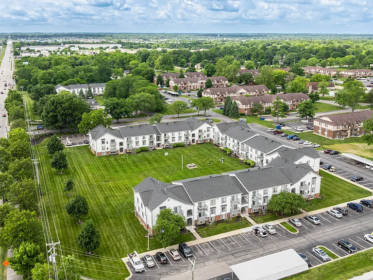 Bay Pointe Apartments — Photo 50