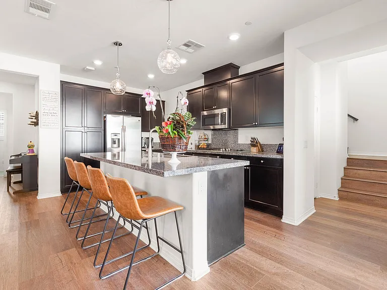 8653 Bay Laurel St — Photo 3