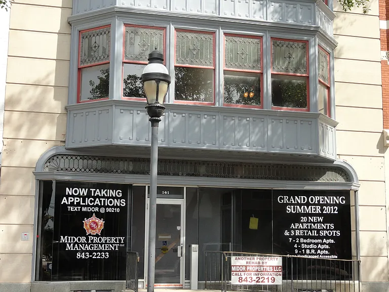 141-147 W Market St — Photo 8