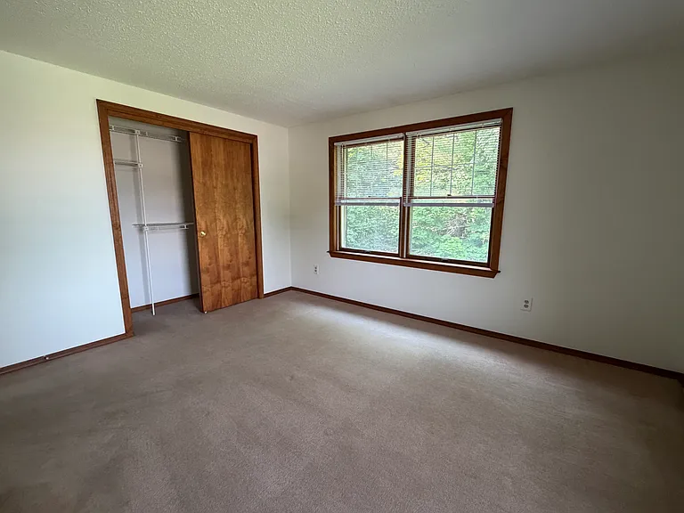 The Highlands Apartments — Photo 16