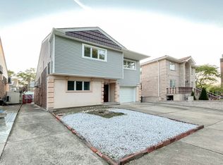 15-58 202nd St, Bayside, NY 11360