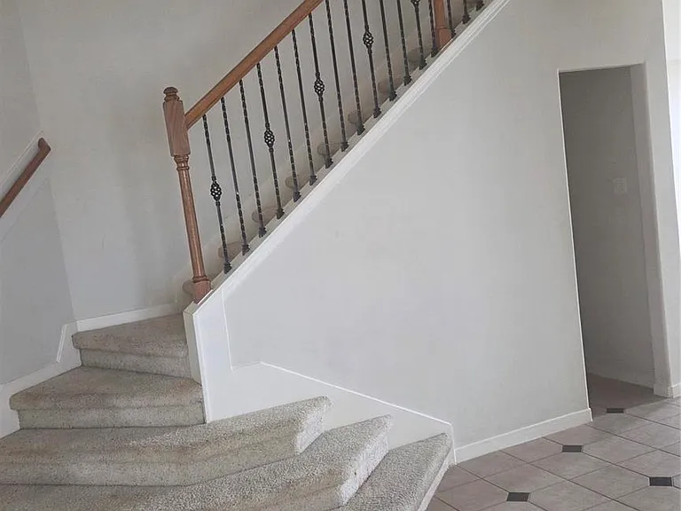 2103 Trinity Manor Ln — Photo 11