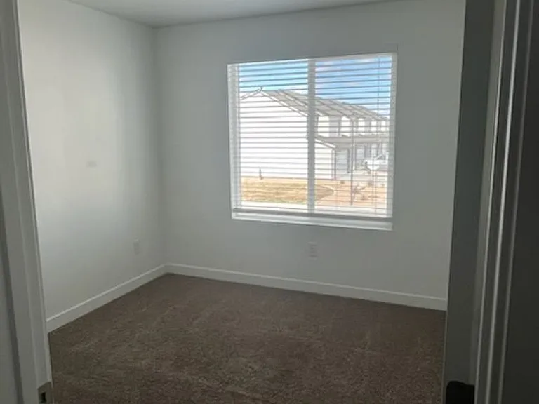 310 W 2050 N — Photo 3