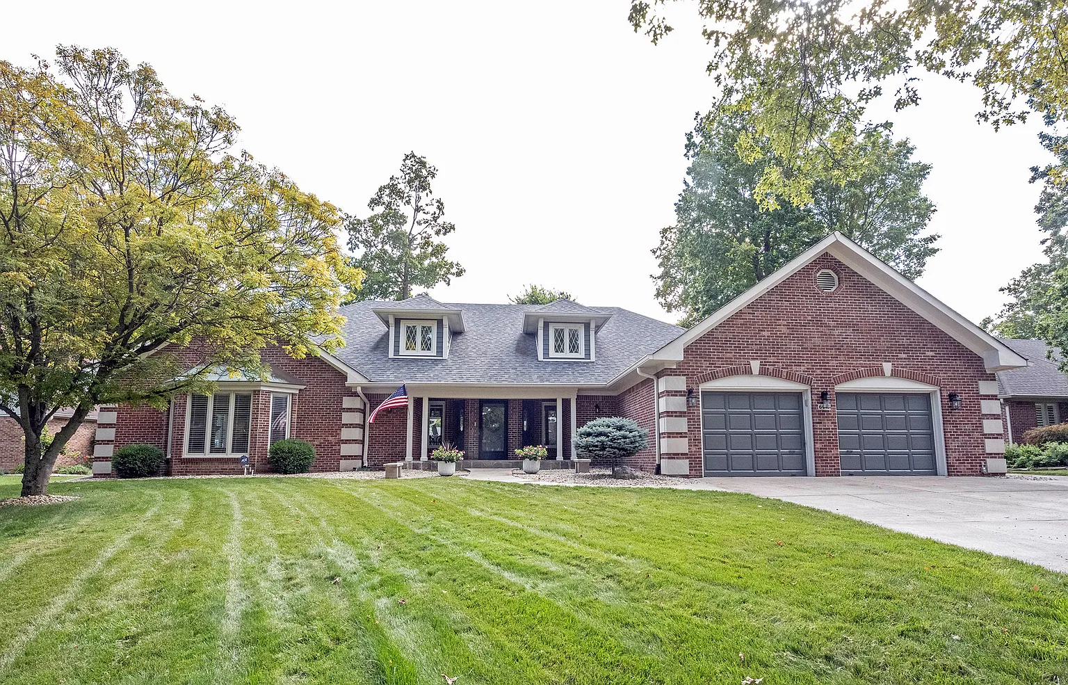 6613 Robin Hood Dr photo 1