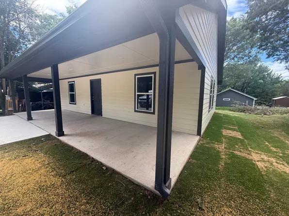 2611 Hillside Dr, Granbury, TX 76048