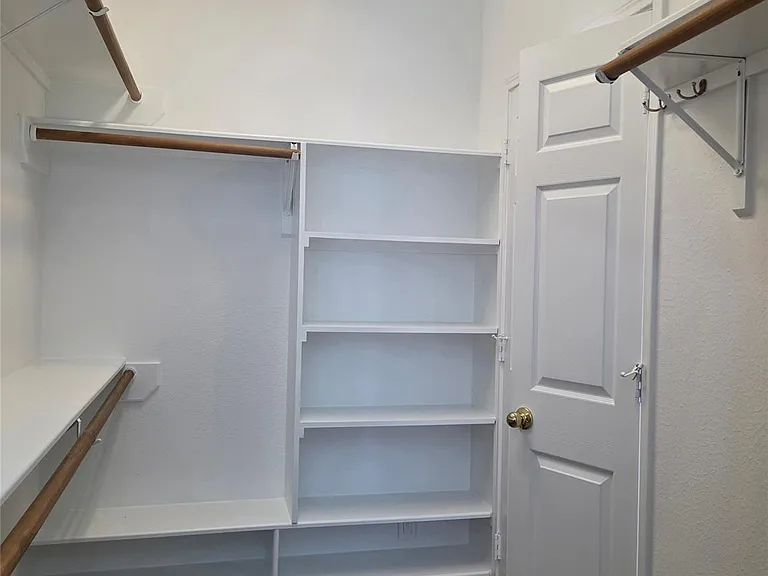 4306 Lakeside Meadow Dr — Photo 21