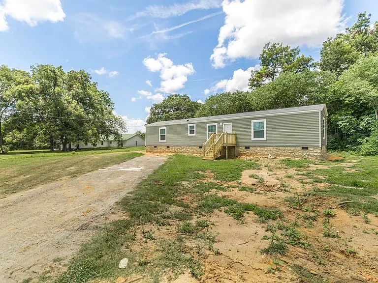 1635 Pine St — Photo 2