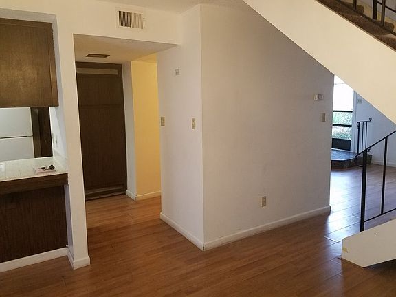 4th image of 1946 Benita Dr Unit 2
