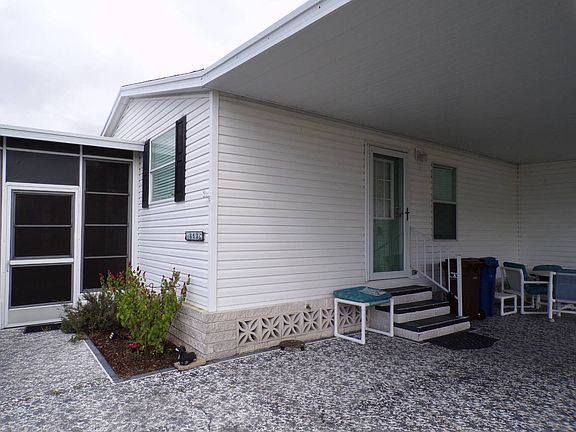 3rd image of 4734 Crestwicke Dr #653