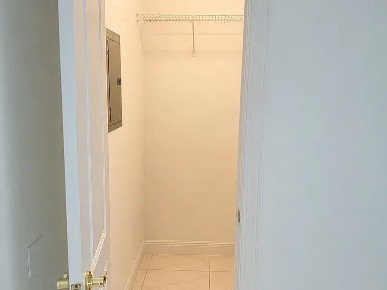 1801 NE 25th Ave #2 — Photo 4