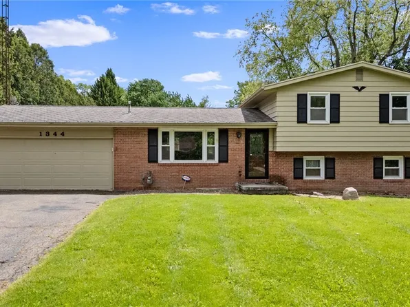 1344 Applegrove St NE, Canton, OH 44721