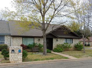 35 Fairway Ln, Meadowlakes, TX 78654