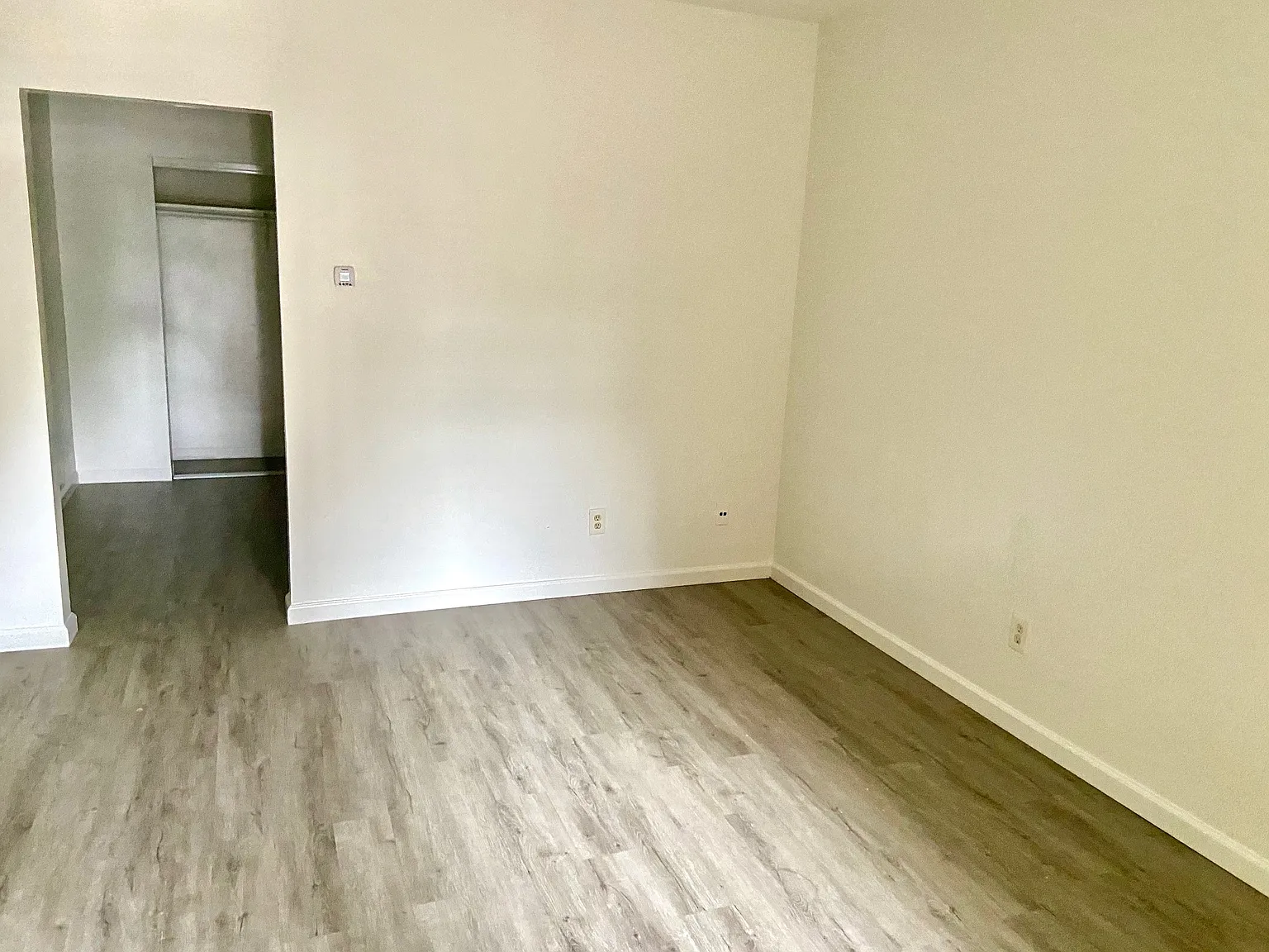 1 bed, 490 sqft, $1,900 — Photo 2
