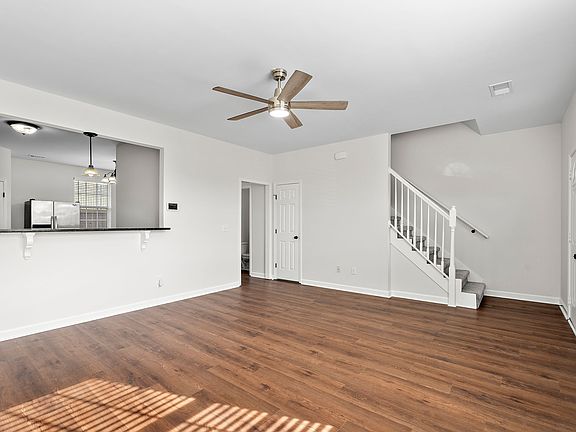 4th image of 920 Spence Enclave Ct
