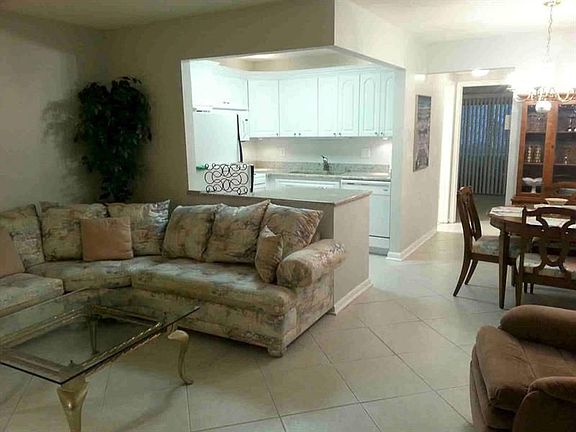 3rd image of 300 Horizons W APT 110