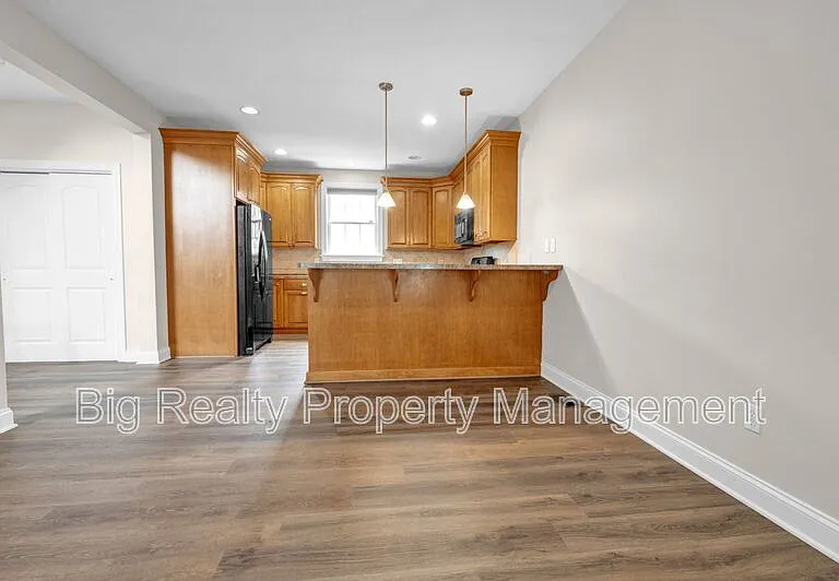 364 Prospect St — Photo 16
