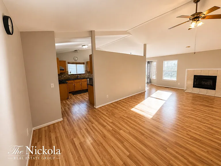 3132 Louis Dr — Photo 9