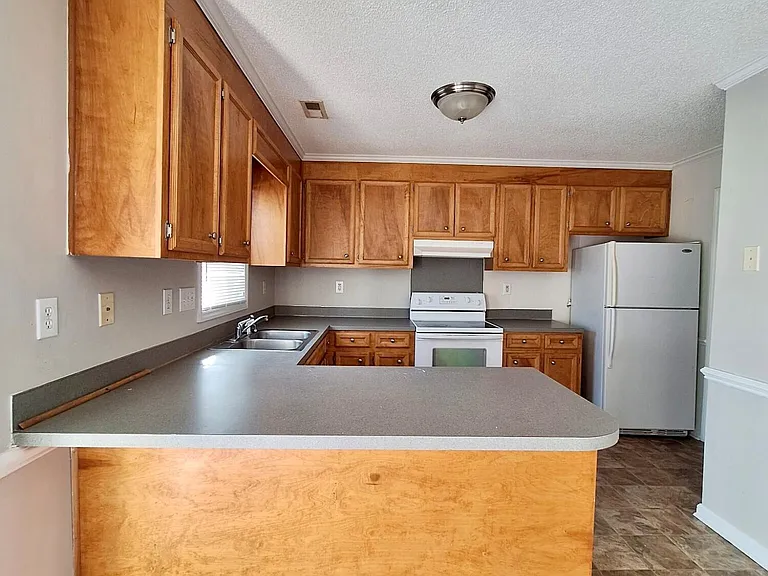 3979 Sterling Pointe Dr #MMM3 — Photo 3