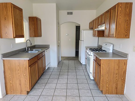 4th image of 5187 Imperial Dr