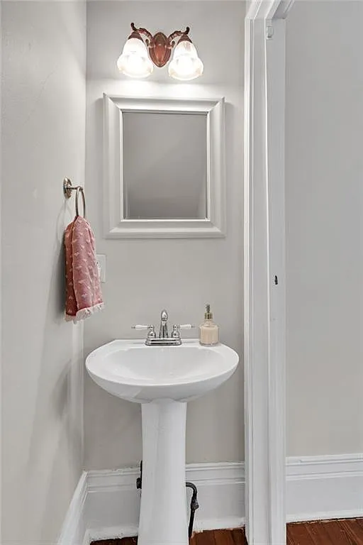 2 bed, 2.5 bath, 1495 sqft, $3,000 — Photo 2