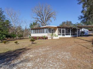 104 Elm St, Hawthorne, FL 32640