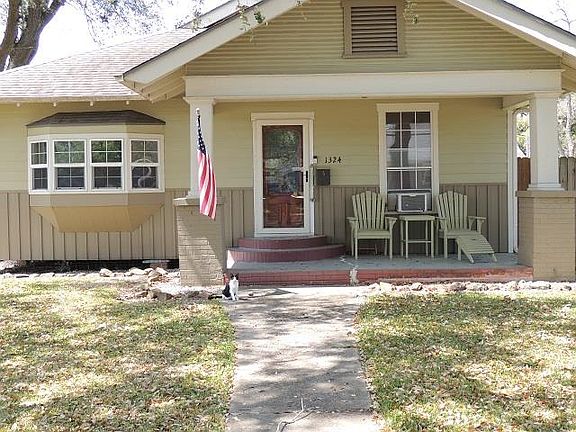 3rd image of 1324 Helena Ave