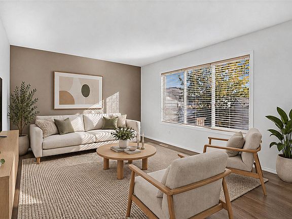 4th image of 2 Heatherglen Dr