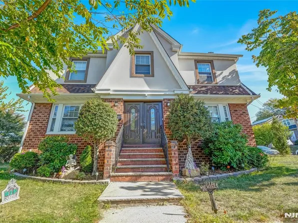 2 Dawson St, Belleville, NJ 07109