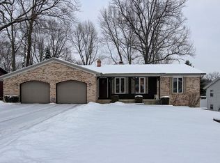 1521 Woodhill Ct SW, Wyoming, MI 49509