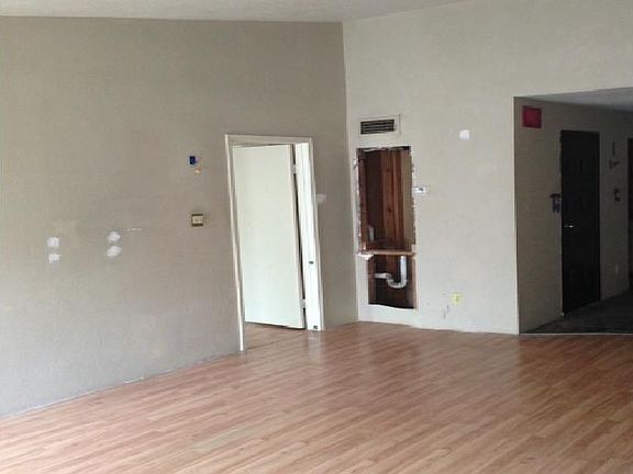 5th image of 7400 Bellerive Dr APT 1706