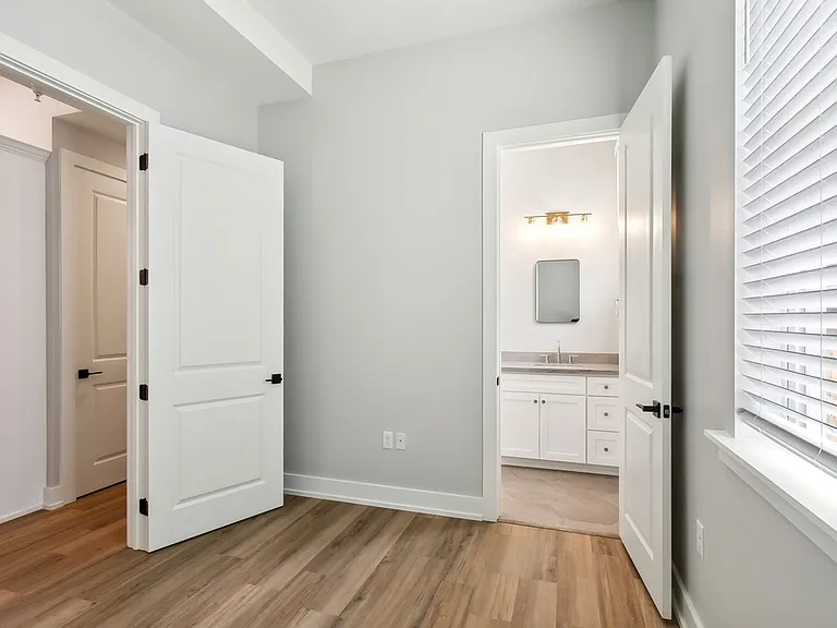 7417 Burthe St #1B — Photo 8