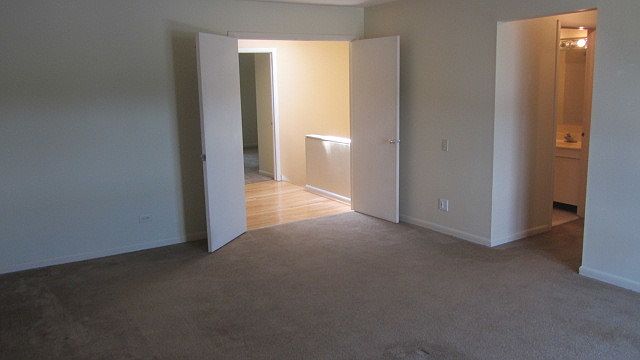 2nd image of 3 Oak Tree Ct