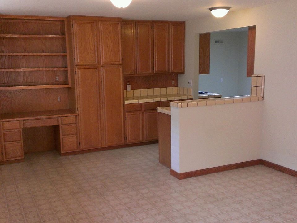 2nd image of 121 Lacrosse Ave