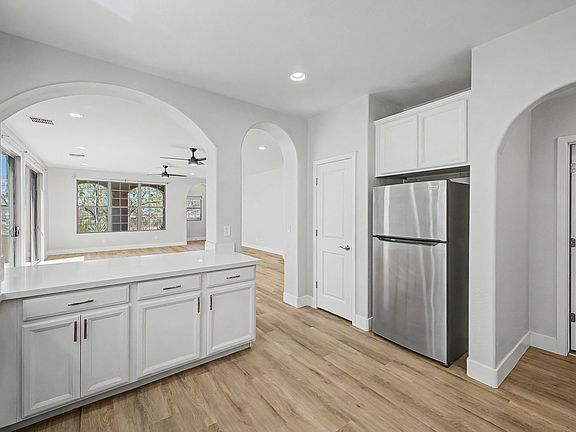 5th image of 2934 N 71st Pl