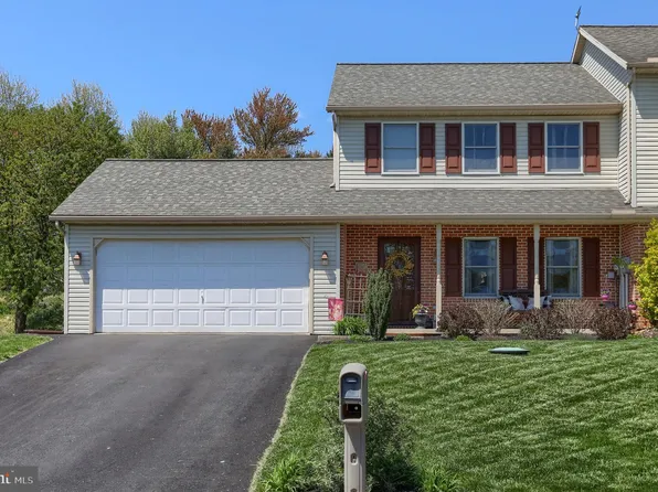 6 Edgewood Dr, Lititz, PA 17543