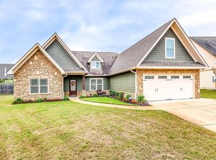 42 Cantera Ct, Pike Road, AL 36064