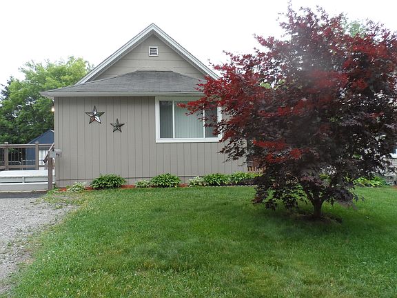 3rd image of 1093 Holbrook Ave