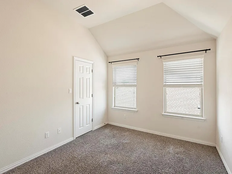 272 Nantucket Cir — Photo 24