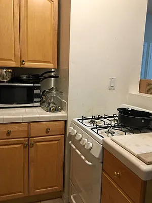 Rented by Charles Coutinho LLC | media 33