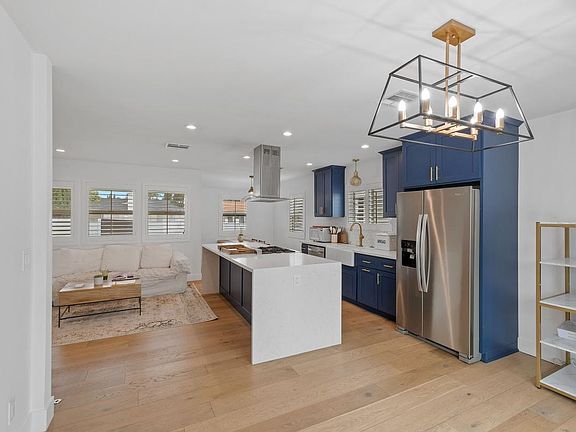 5th image of 7536 Gaviota Ave #1