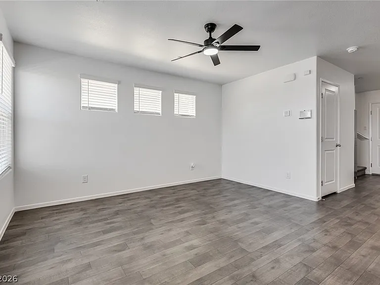1114 Scarlet Sparrow St — Photo 5